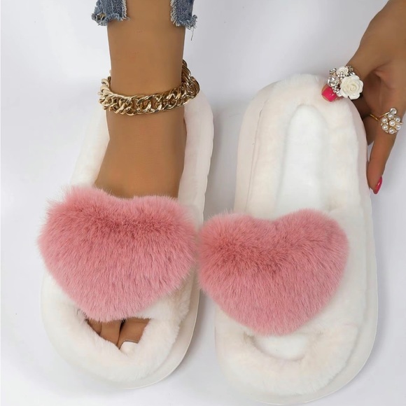 Soft & Cozy Slippers With Cute Heart Design 💗 - Picture 2 of 7